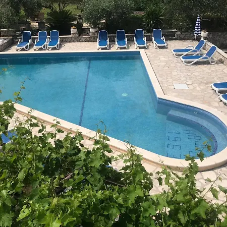 Spacious Bedroom For Two With Pool View - Pansion Hajduk Korčula