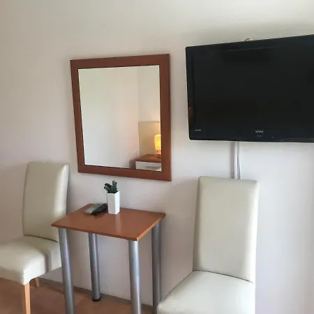 Pensionat Spacious Bedroom For Two With Pool View - Pansion Hajduk Korčula